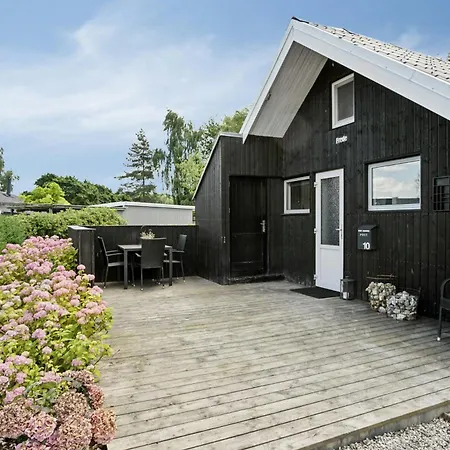 Cozy Summer House Close To The * Sjølund