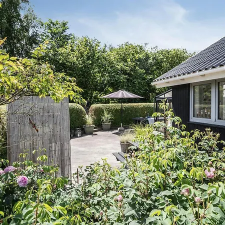 Cozy Summer House Close To The