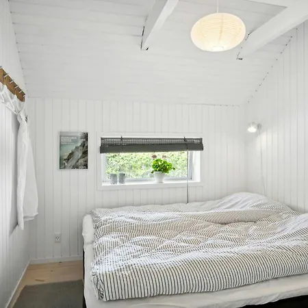 Cozy Summer House Close To The 別荘 *